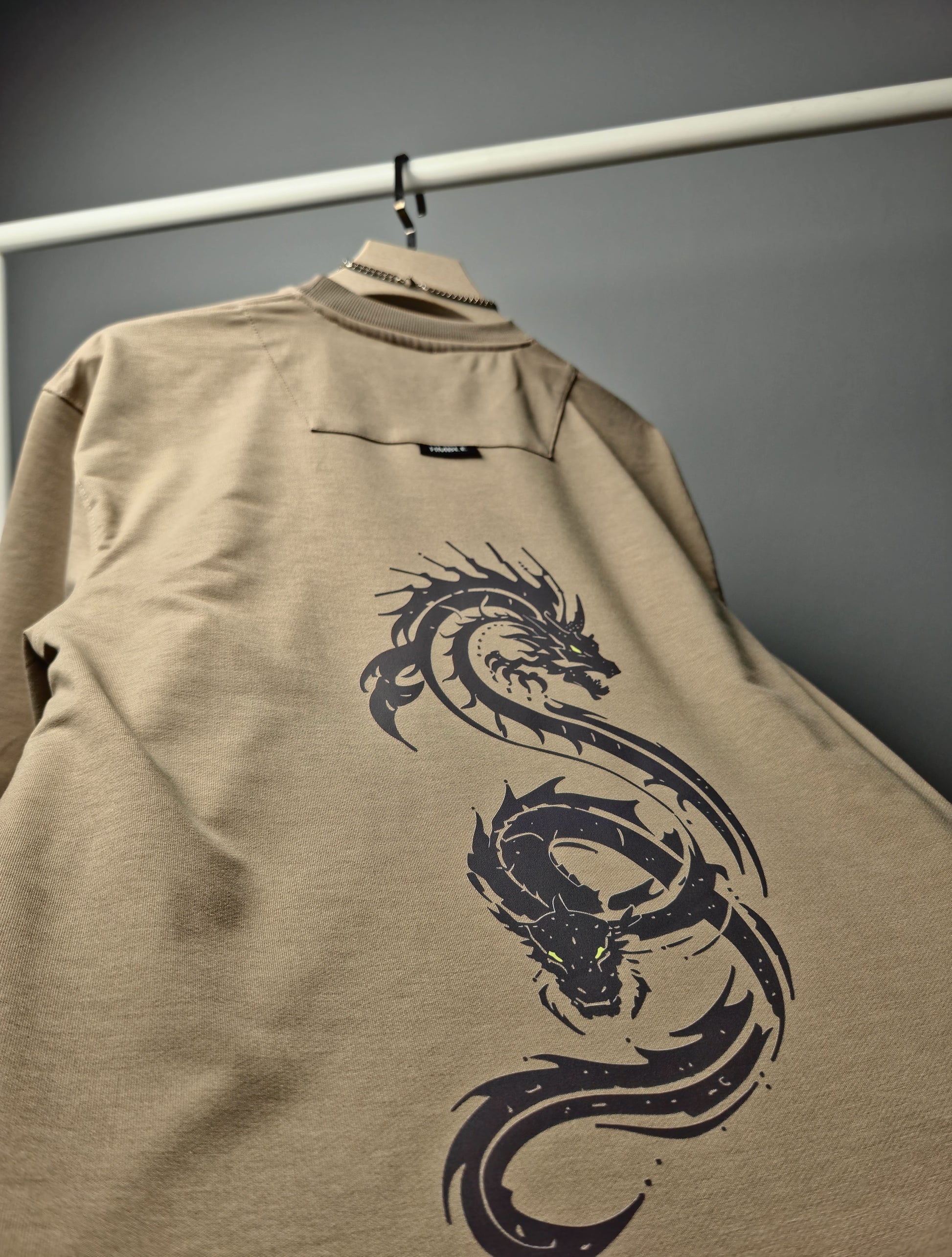 SILENT REIGN OVERSIZED T-SHIRT